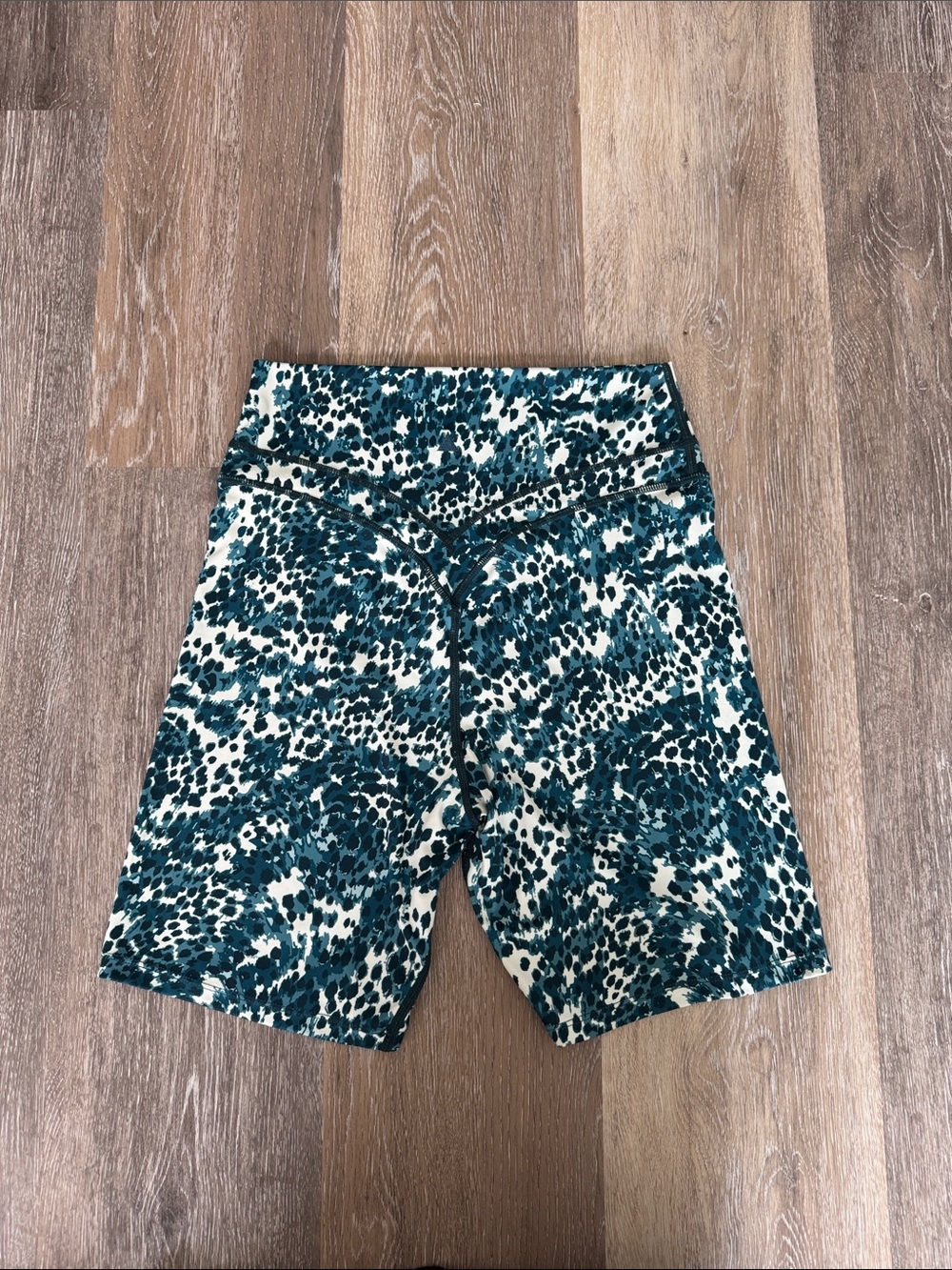 Vitality Cloud II™ Biker Short - Teal Leopard Print - Size M
